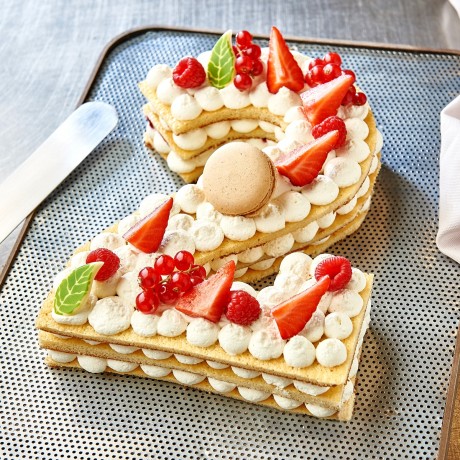 - Chiffre 2 Number cake fruits rouges
