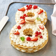 - Chiffre 8 Number cake fruits rouges